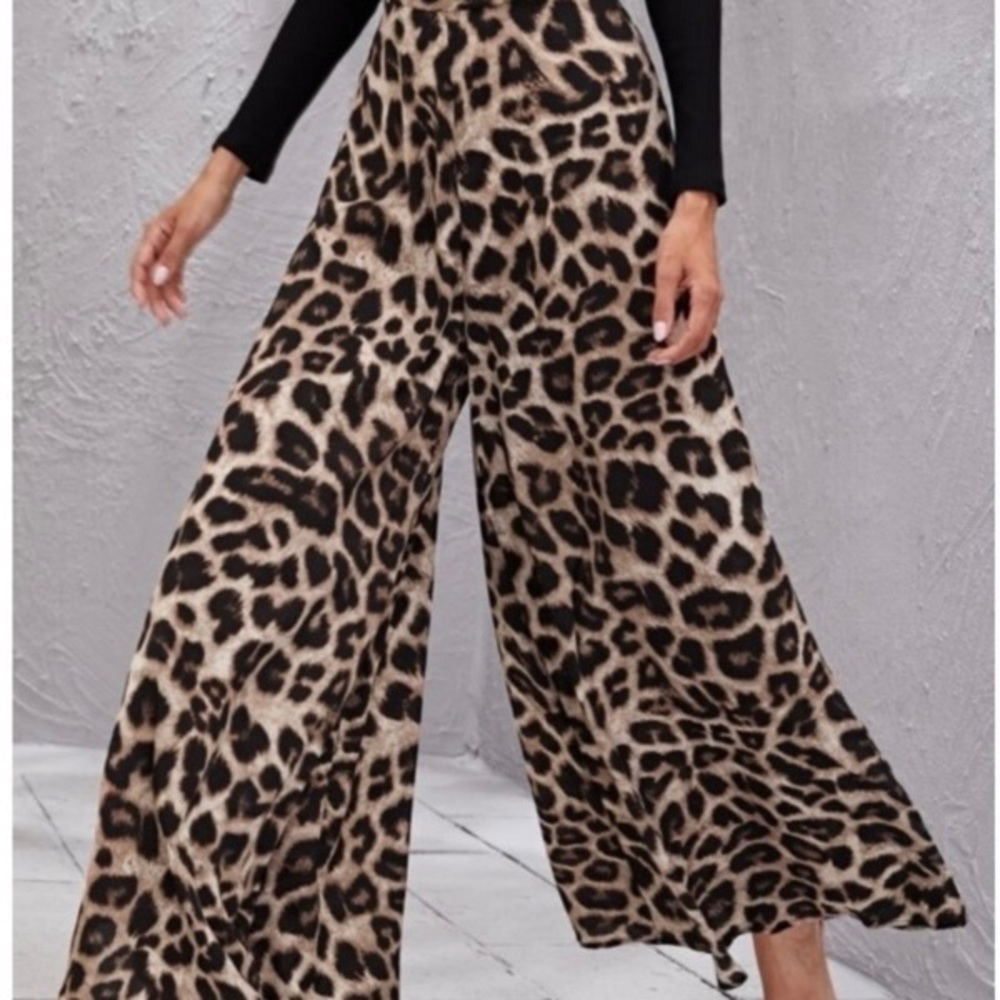 COPY - Awesome wide bottom leopard pants